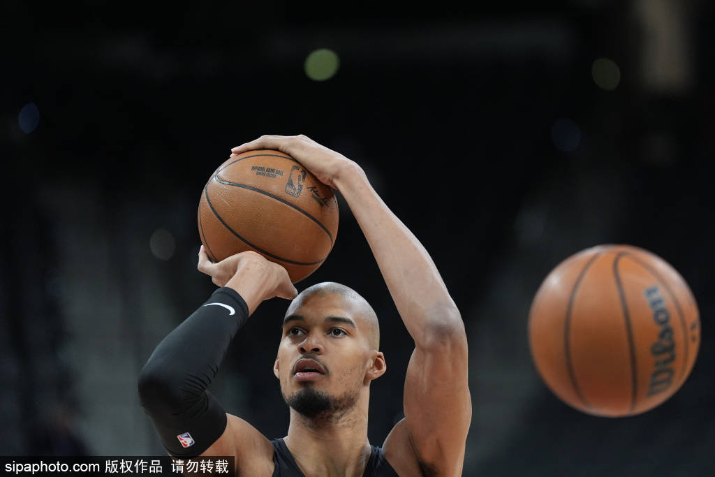 开云注册 -雄鹿反击交易报价，扬尼斯(sī)·阿德托昆博去曏(xiàng)成疑