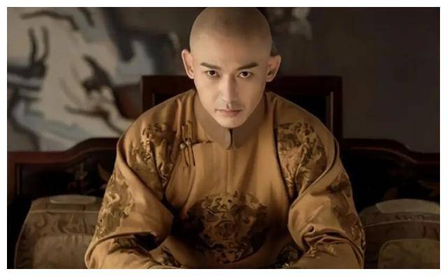 爱新觉罗斐苏，承袭贝勒爵位，膝下成年的七子均被朝廷封爵封官